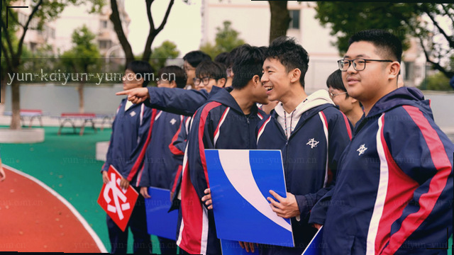 为中小企业提供财税、法律咨询与融资对接。
